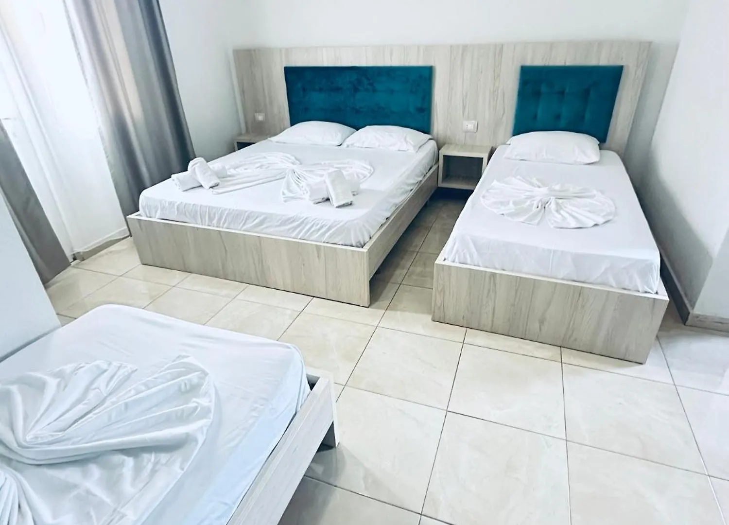 Hotel Lakaj 2 Velipoje 3*,